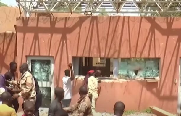 Atac asupra ambasadei Franței din Niger