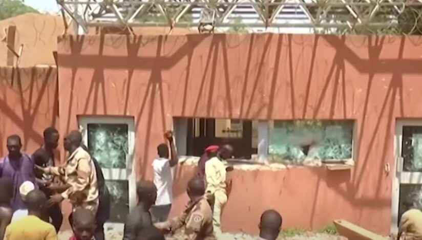 Atac asupra ambasadei Franței din Niger