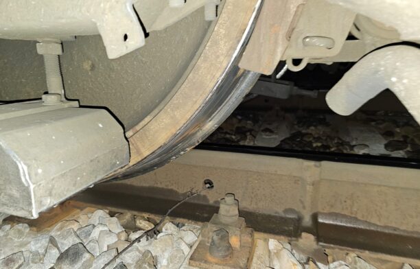 Un tren care circula pe traseul Roșiori Nord - București Basarab a deraiat