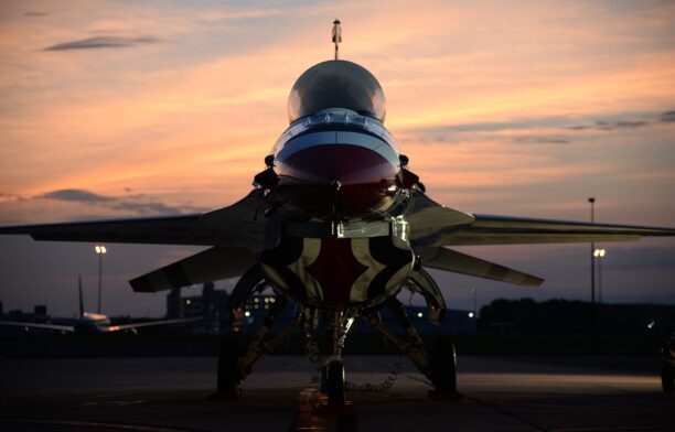 Avion tactic de luptă F16 / Pixabay