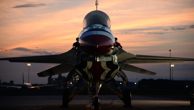 Avion tactic de luptă F16 / Pixabay