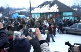 Bătaia tradiţională de Anul Nou de la Ruginoasa
