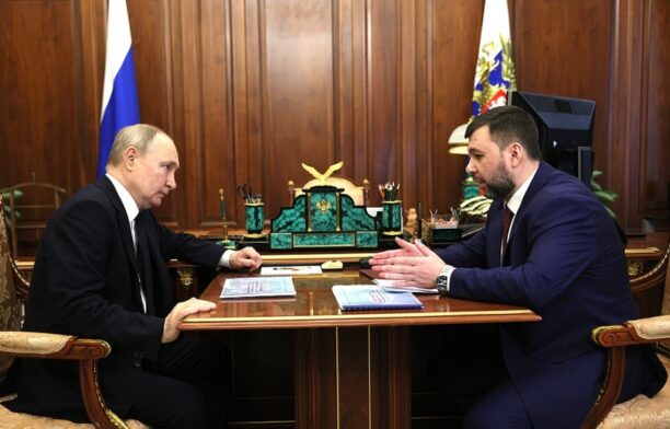 Vladimir Putin și Denis Puşilin. Sursa: Kremlin