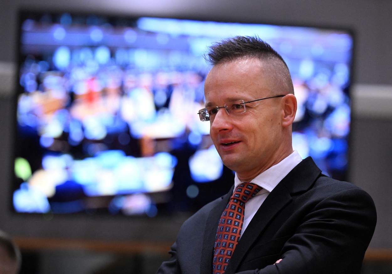 „Sunt mereu la dispoziția dumneavoastră”. Discuții private dintre Szijjarto și Lavrov au ajuns în presă