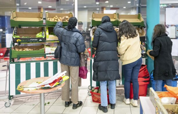 La Universitatea din Poitiers, un magazin alimentar social vinde studenților produse alimentare și de igienă ieftine. Sursa foto: Profimedia