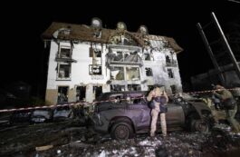 Două rachete ruseşti au lovit un hotel din Harkov. Sursa foto: Profimedia