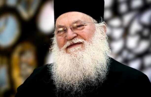 Părintele Arhimandrit Efrem, Starețul Mănăstirii Vatoped din Sfântul Munte Athos. Sursa foto: Agenția de Știri Basilica a Patriarhiei Române
