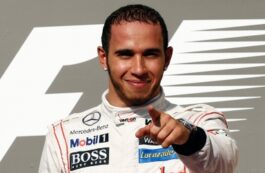 Pilotul de Formula 1 Lewis Hamilton