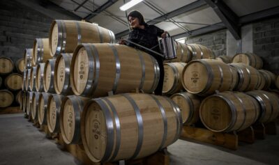 „Sirop diluat”. Tendința controversată care seamănă discordie între mari producători de vinuri din Franța