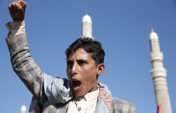 Rebelii houthi promit să răspundă atacului comun SUA - Marea Britanie / Foto Profimedia Images