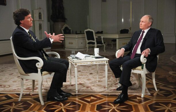 Vladimir Putin i-a acordat un interviu jurnalistului american Tucker Carlson. Sursa foto: Profimedia