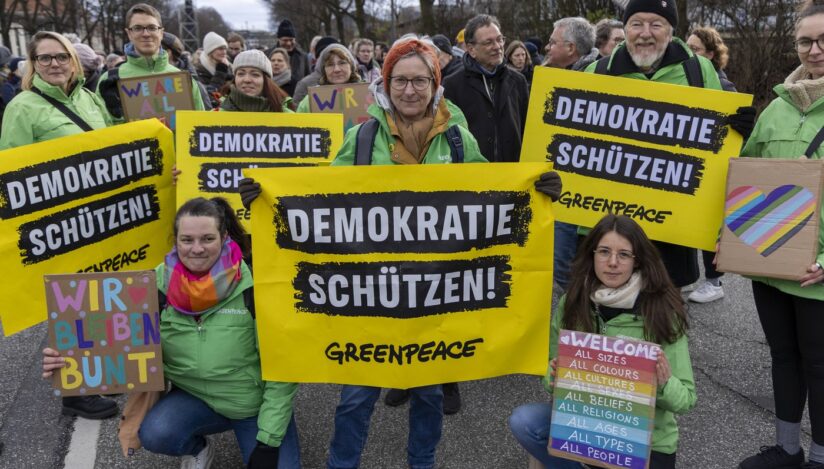 Zeci de mii de persoane au protestat în Hamburg față de extremismul de dreapta. Sursa foto: Profimedia Images