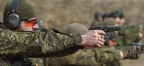 Antrenament de luptă, soldați Letonia / captură video