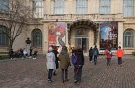 ”Noapte în Muzeele din România” – Protest în Piaţa Victoriei