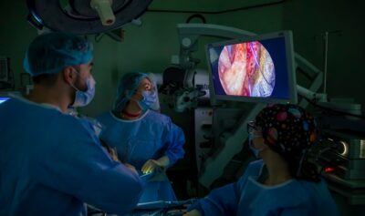 Primul caz din România de operaţie pe creier prin pleoapă. Sursa foto: Ministerul Apararii Nationale, Romania