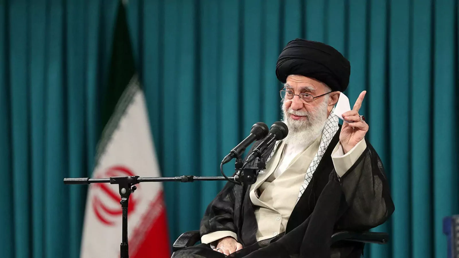Locuitori din Teheran au scandat sloganuri împotriva ayatollahului Khamenei în ajunul aniversării Revoluţiei islamice