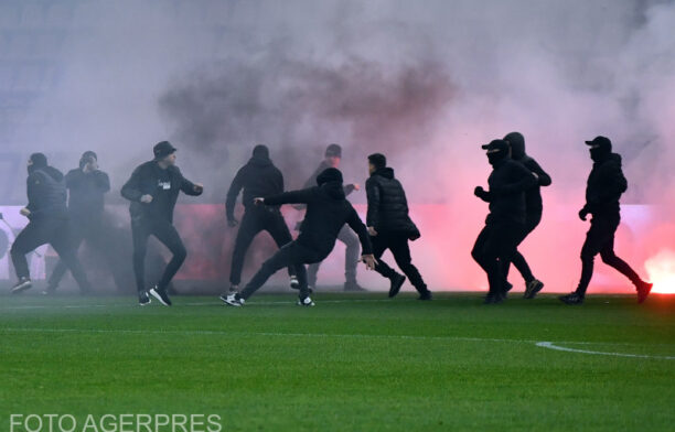 Violențe la meciul Dinamo - UTA Arad disputat pe Stadionul 'Arcul de Triumf' din Bucuresti. Sursa foto: Agerpres