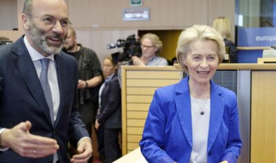 Ursula von der Leyen, preşedinta Comisiei Europene, și preşedintele PPE, Manfred Weber. Sursa foto: Profimedia Images