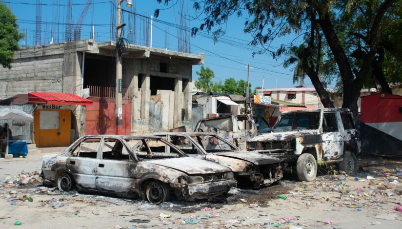 Mașini incendiate în capitala Port-au-Prince