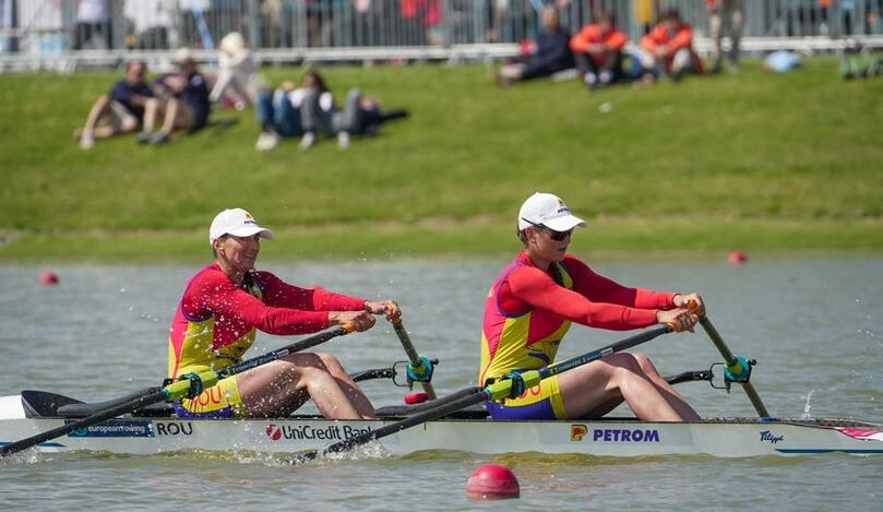 Medalie de bronz pentru echipajul de dublu vâsle feminin (W2x), compus din Simona Radiș și Ancuța Bodnar, la Campionatele Europene de la Szeged. Sursa foto: Federația Română de Canotaj
