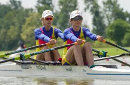 Aur la Campionatele Europene de la Szeged pentru echipajul de dublu vâsle feminin categorie ușoară. Sursa foto: Federația Română de Canotaj