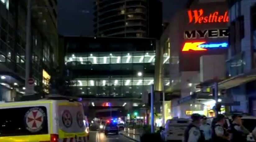 Atac cu armă albă într-un mall din Sydney