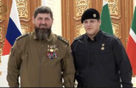 Liderul cecen Ramzan Kadîrov și fiul său, Adam. Sursa foto: Profimedia Images