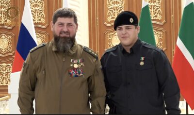 Liderul cecen Ramzan Kadîrov și fiul său, Adam. Sursa foto: Profimedia Images