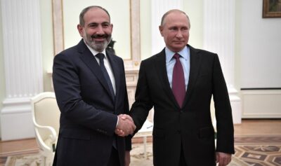 Preşedintele rus Vladimir Putin și premierul armean Nikol Paşinian. Sursa foto: Profimedia Images