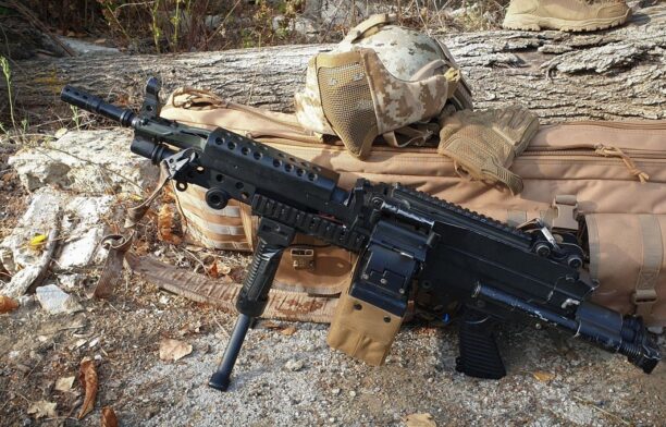 Arma tip airsoft. Sursa foto: Profimedia Images
