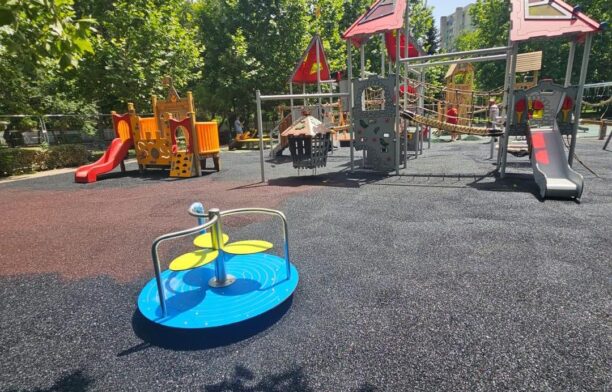 Loc de joacă în Parcul Herăstrău. Sursa foto: Nicușor Dan, Facebook