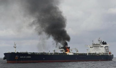 Două nave au luat foc după ce au fost atacate cu rachete în Golful Aden / Foto captură TASS
