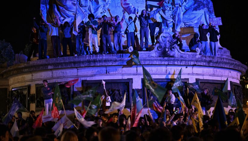 Câteva sute de persoane protestează la Paris față de rezultatul obținut de extrema dreaptă