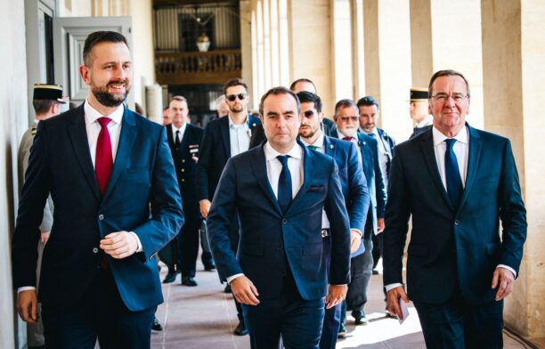 Triunghiul de la Weimar. Wladyslaw Kosiniak-Kamysz, Sebastien Lecornu și Boris Pistorius, miniștrii Apărării din Franța, Germania și Polonia. Sursa foto: Profimedia Images