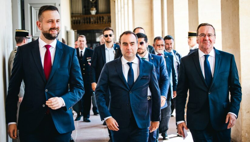 Triunghiul de la Weimar. Wladyslaw Kosiniak-Kamysz, Sebastien Lecornu și Boris Pistorius, miniștrii Apărării din Franța, Germania și Polonia. Sursa foto: Profimedia Images
