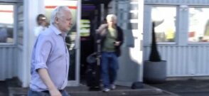 Julian Assange este liber şi a părăsit Marea Britanie. Sursa foto: Profimedia Images