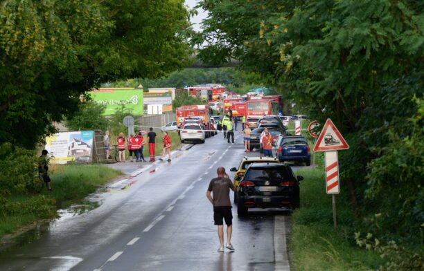 Accident între un tren și un autobuz în Slovacia. Sursa foto: Profimedia Images