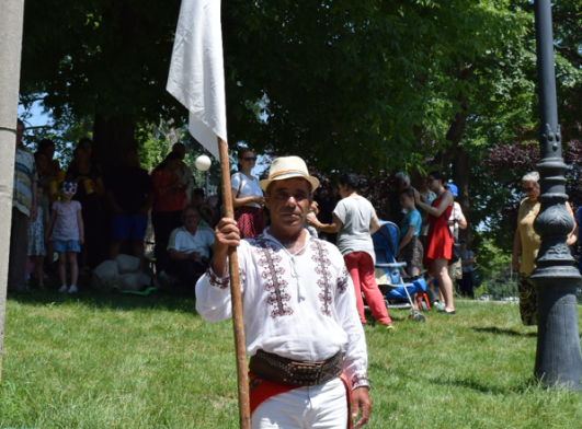 Călușar din județul Dăbuleni, Dolj, declarat Tezaur Uman Viu. Sursa foto: Sursa foto: Centrul Judeţean pentru Conservarea şi Promovarea Culturii Tradiţionale Dolj