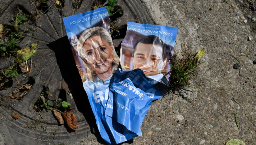 Materiale electorale cu Marine Le Pen și Jordan Bardella