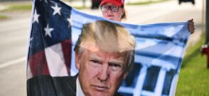 Susținătoare a lui Donald Trump. Sursa foto: Profimedia Images
