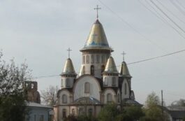 Capela Mitropoliților din cimitirul vechi al orașului Cernăuți.