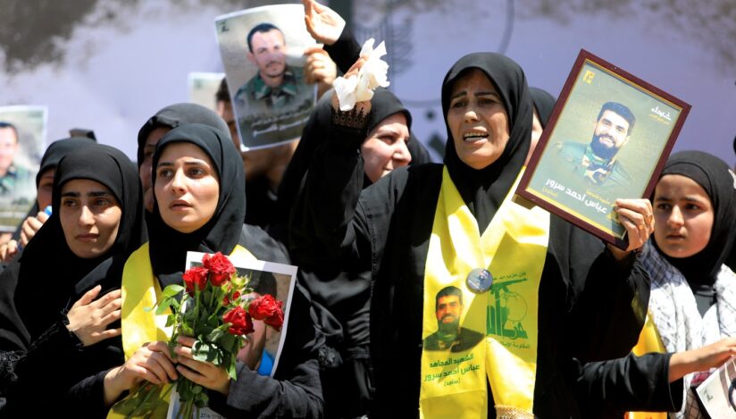 Funeraliile a doi membri Hezbollah: Mohammed Hussein Qassem și Abbas Ahmad Srour. Sursa foto: Profimedia Images