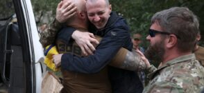 Prizonier de război ucrainean eliberat de Rusia. Sursa foto: Profimedia Images