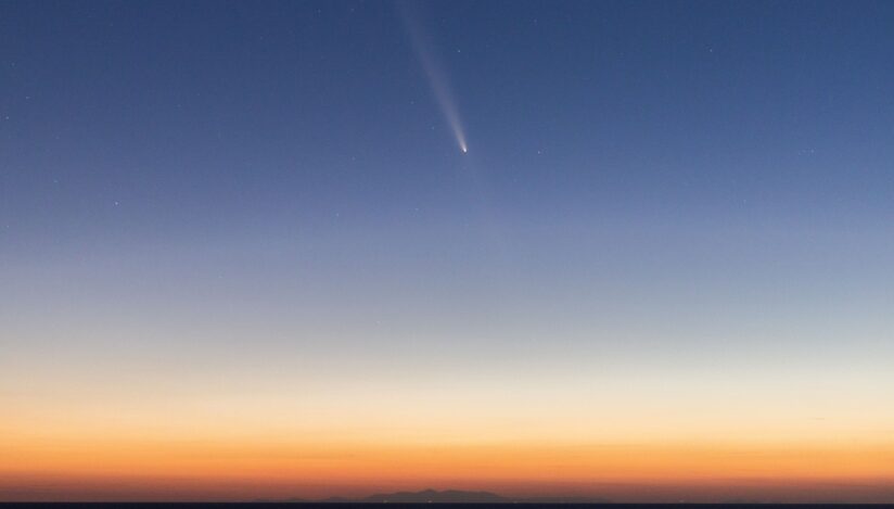 OZN mascat în cometă? Un obiect misterios vine spre Pământ. Cercetător de la Harvard: „Ar putea fi o navă extraterestră ostilă”