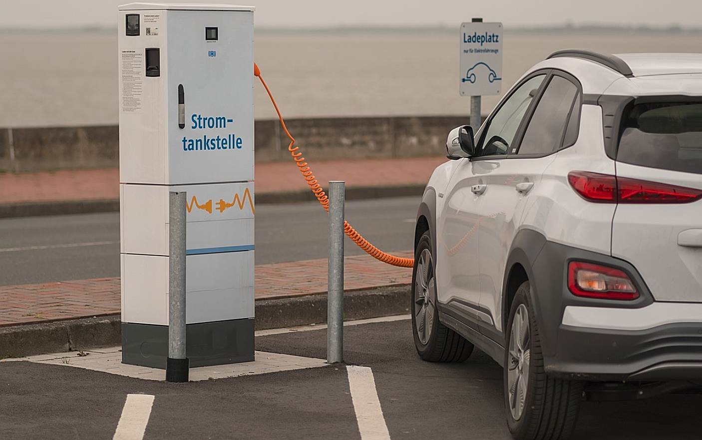 Taxa pe kilometru, revoluţia care îi vizează pe posesorii de maşini electrice