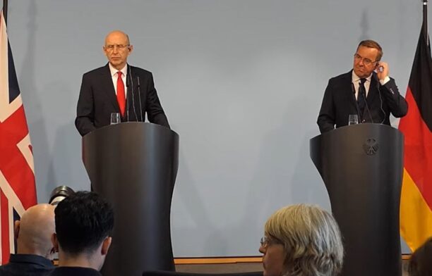 John Healey şi Boris Pistorius / captura video