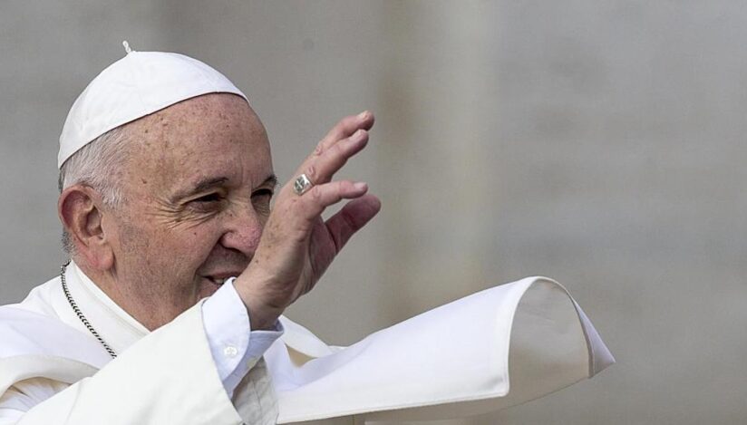 Papa Francisc şi-a donat ultimii bani pentru a-i ajuta pe deţinuţi înainte de a muri
