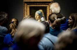 Pictura "Fata cu cercel de perlă" a lui Johannes Vermeer. Sursa foto: Profimedia Images