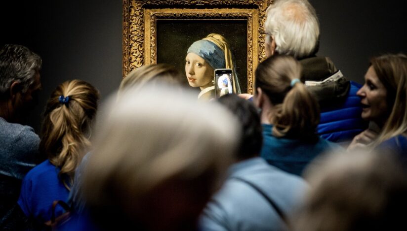 Pictura "Fata cu cercel de perlă" a lui Johannes Vermeer. Sursa foto: Profimedia Images