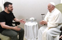 Volodimir Zelenski şi Papa Francisc / Profimedia Images